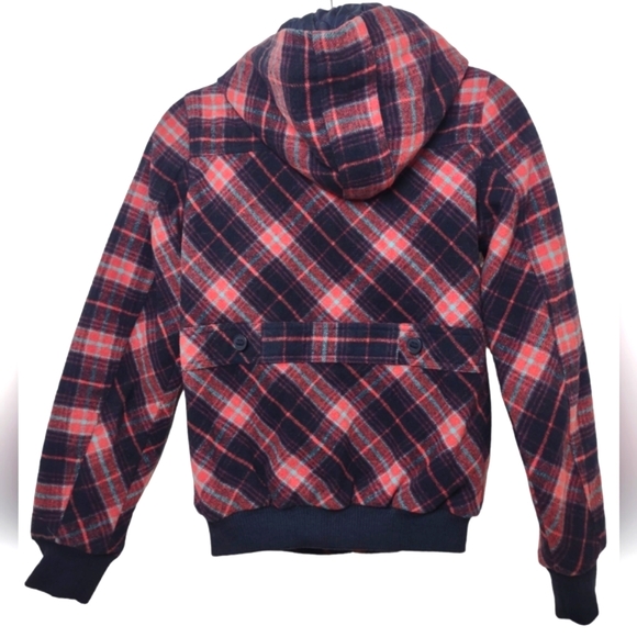 Billabong Short Navy Blue and Red Plaid Jacket, EUC - Picture 5 of 9